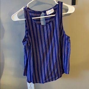 Sleeveless blouse with keyhole back